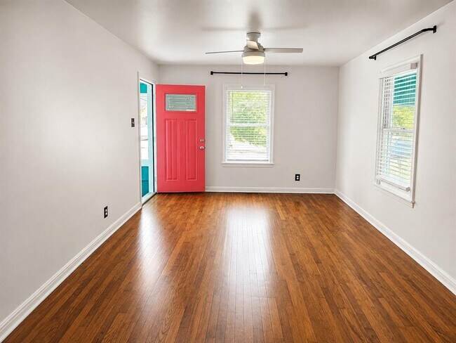 Photo - 200 Nelray Blvd