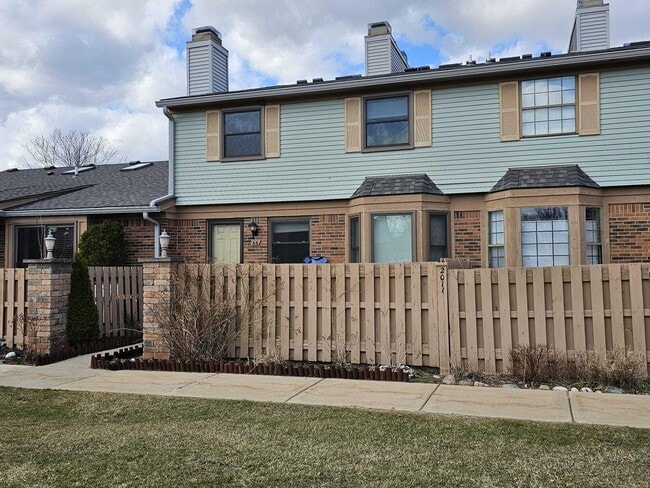 Photo - 2011 Vine Way Dr Unit 66