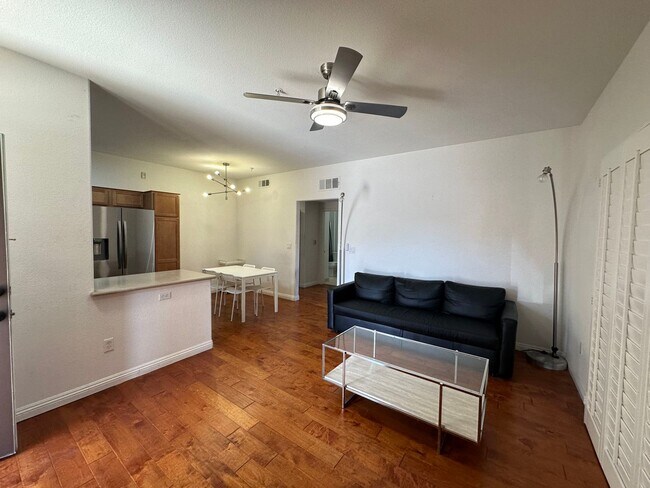 Photo - 2 bedroom Partially furnished Condo