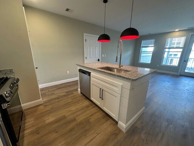 Photo - Central @ Waterford Woods