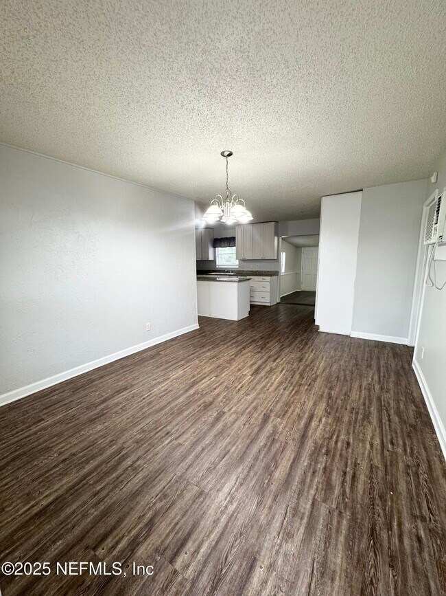 Photo - 7424 Deepwood Dr N House