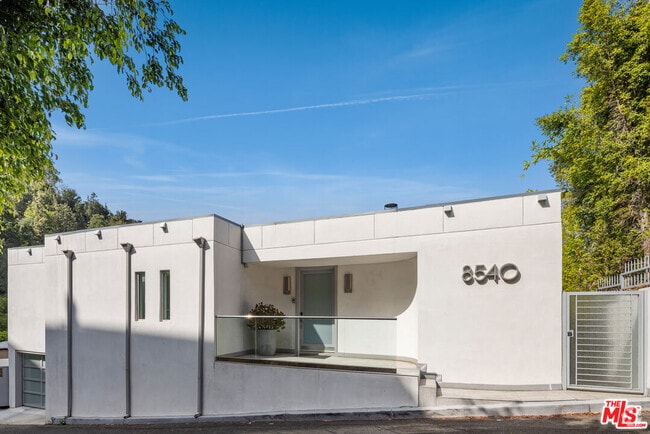 Building Photo - 8540 Hillside Ave Rental