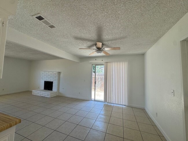 Photo - 205 Ashlan Way