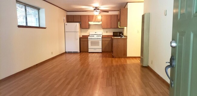 Photo - 1 Bedroom Unit in the Trees