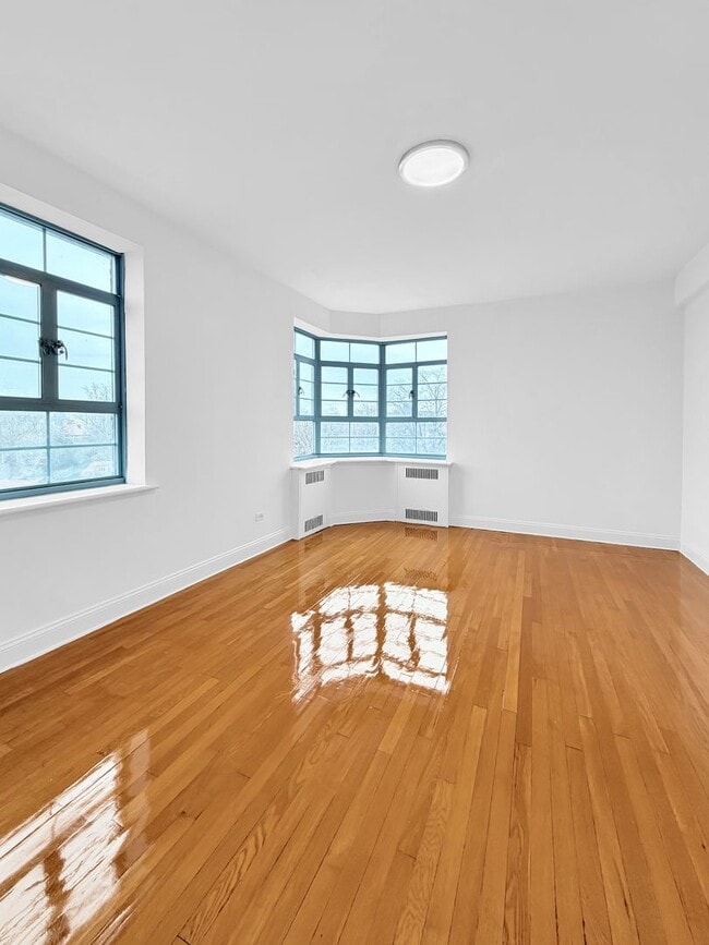 Photo - The Leslie — A Private Garden Enclave for the Modern New Yorker Unit 62E