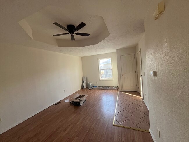 Building Photo - 935 W Poplar St Unit A