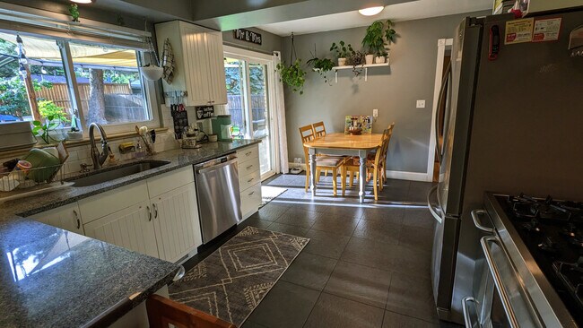 Photo - 2441 Mathews St