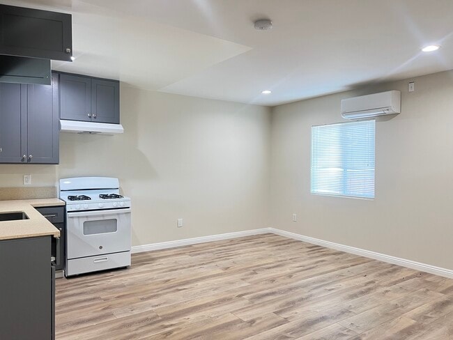 Photo - 3934 2nd Ave Unit 3934 12