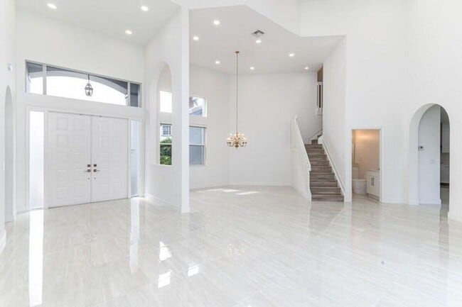 Photo - 10879 Handel Pl