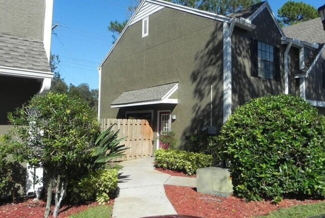 Building Photo - 16547 Lake Brigadoon Cir Unit 1