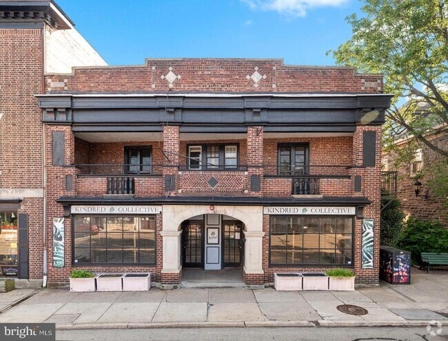 Building Photo - 836 W Lancaster Ave Rental