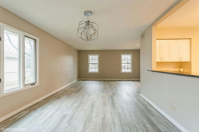 121 Richmond Dr