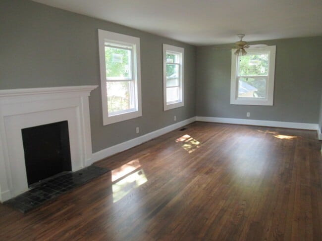 831 Cedar St
