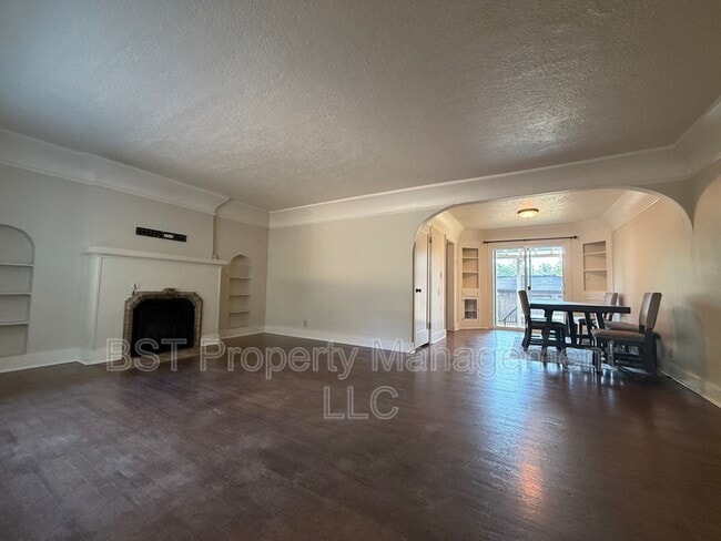 Photo - 1435 18th St NE