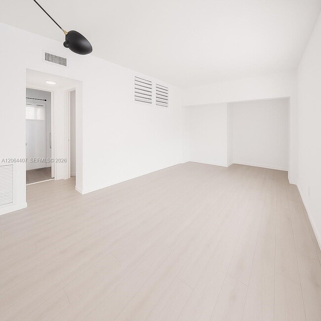 Photo - 1110 Venetian Way Unit 2B