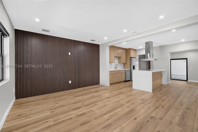 Building Photo - 1011 NW 30th Pl