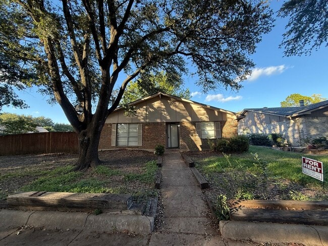 Building Photo - 3-Bedroom Home in Garland