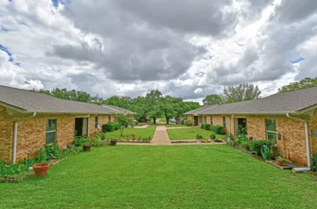 Photo - 1600 S Palestine St