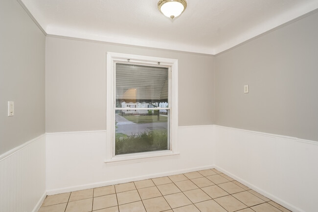 Photo - 18505 Maple Heights Blvd