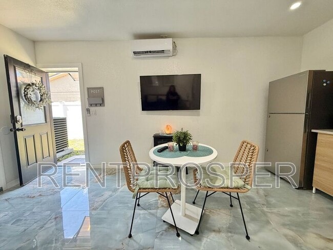 Photo - 628 Riverwoods Cir