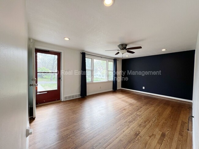 Photo - 6008 Melrose Ln
