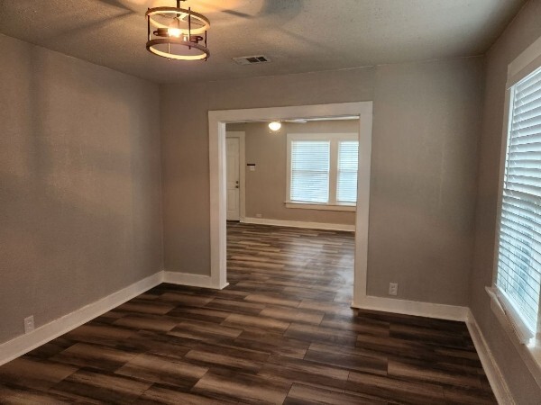 Photo - 3518 Jeffries St