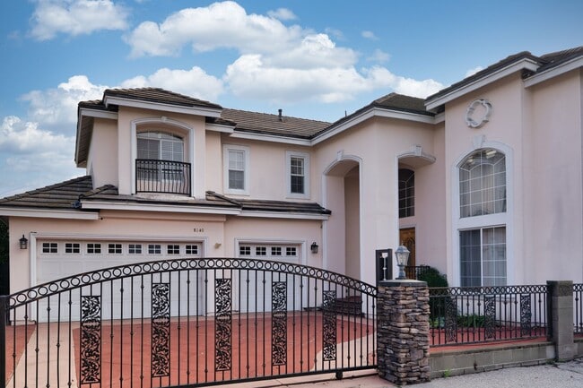 Photo - 8240 Sheffield Rd