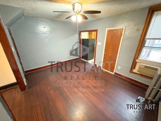 Photo - 5719 N Howard St