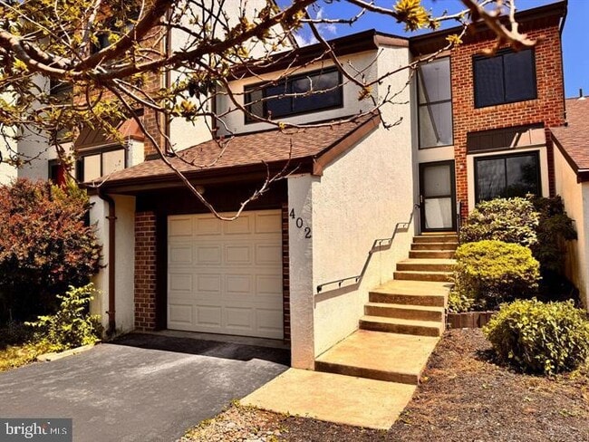 Building Photo - 402 Harrison Pl