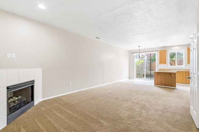 Photo - 3 Bedroom 2.5 Bath Home in Kelly Creek Estates