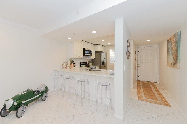 Building Photo - 2301 Marina Isle Way Unit 203