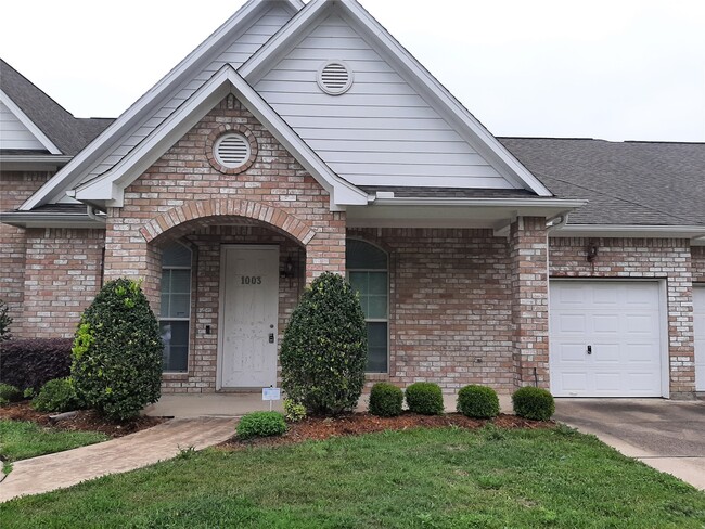 Building Photo - 12755 Mill Ridge Dr Unit 1003 Rental
