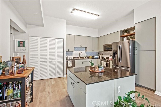 Photo - 488 E Ocean Blvd Unidad 404