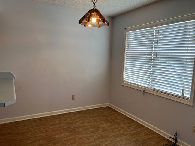 Photo - 118 Red Cedar Run