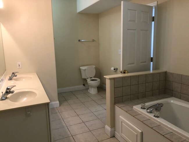 Photo - 1507 Fox Run Dr