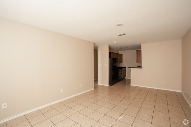 3BR, 2BA - 960SF - Living Room