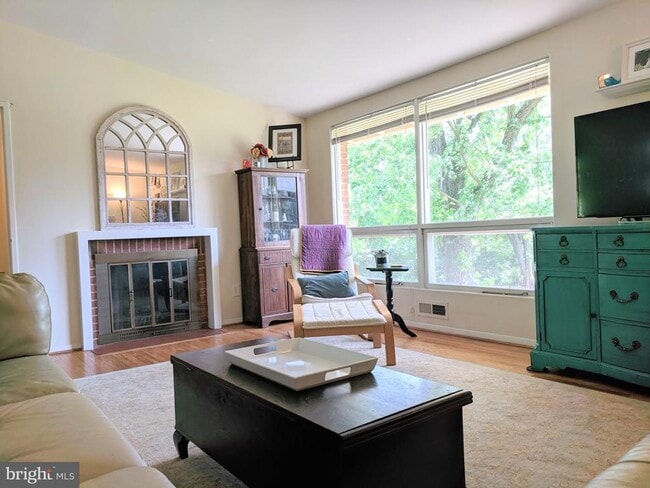 Photo - 6519 Byrnes Dr