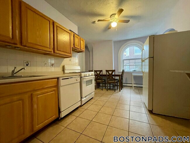 Photo - 186 Naples Rd Unidad 3