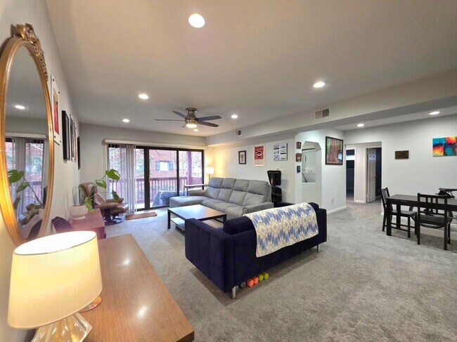 Photo - 2700 Dartmouth Rd