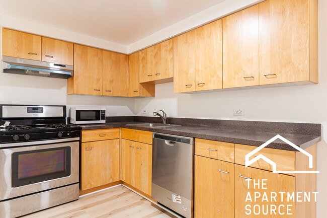 Photo - 2029 W Superior St Unit 1