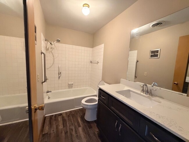 Photo - Available Now!! 1 Bedroom, 1 Bath Upper Level Remodeled Apartment for Rent!!