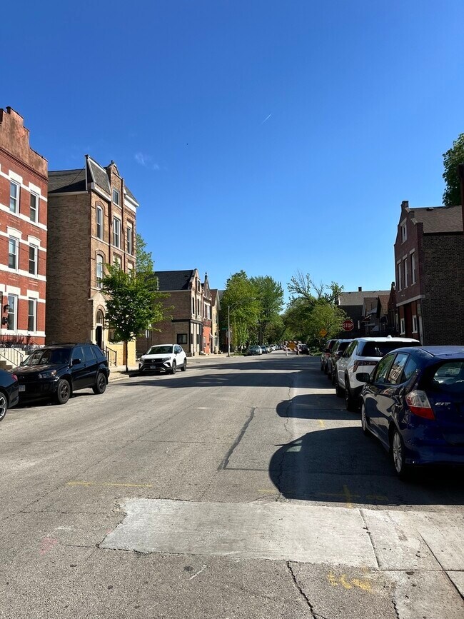 Photo - 3217 S May St