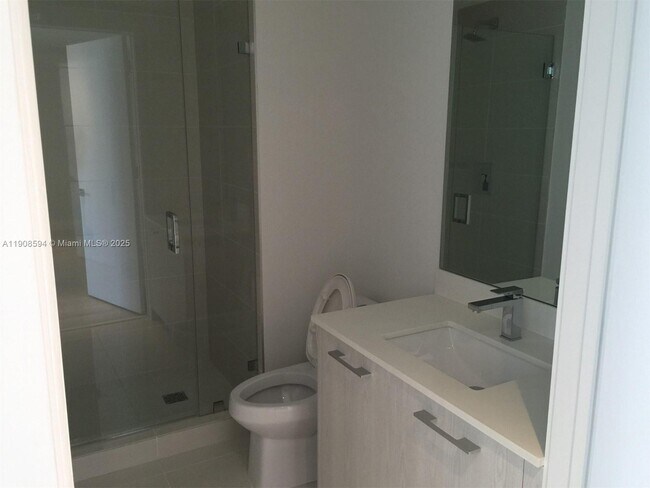 Photo - 45 SW 9th St Unidad 1402