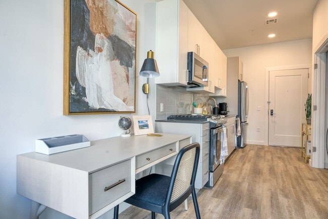 Photo - Alexander Crossing