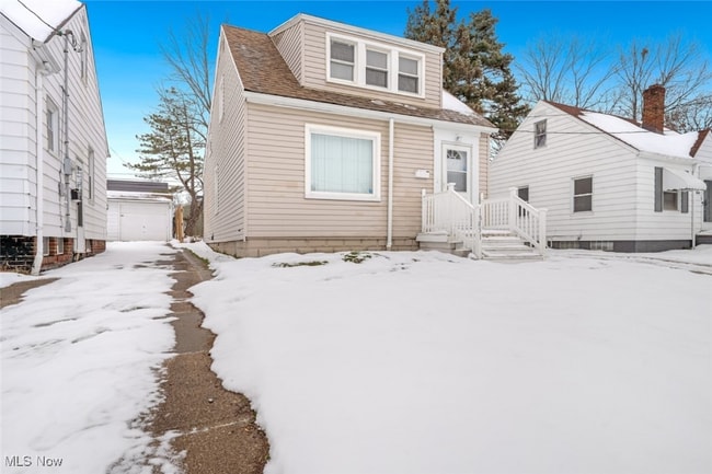 Photo - 18851 Raymond St