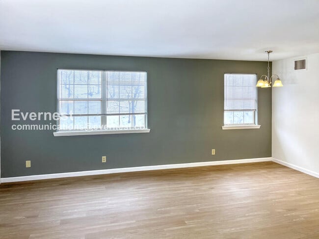 Photo - 12802 N Cresap St Unit a