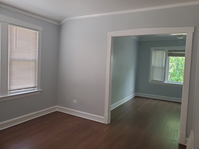 Photo - 5222 N Ludlam Ave Unit 2 Floor