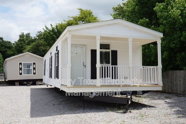 Building Photo - 800 N Old Betsy Rd Unit #37