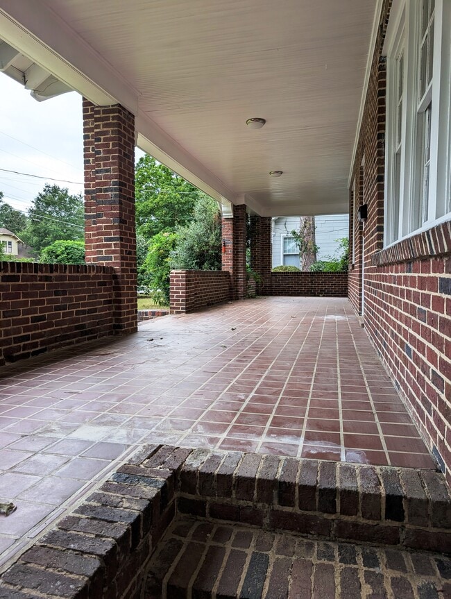 Photo - 604 Vance St NE