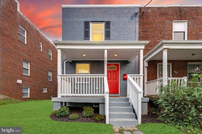 Photo - 1885 Alabama Ave SE